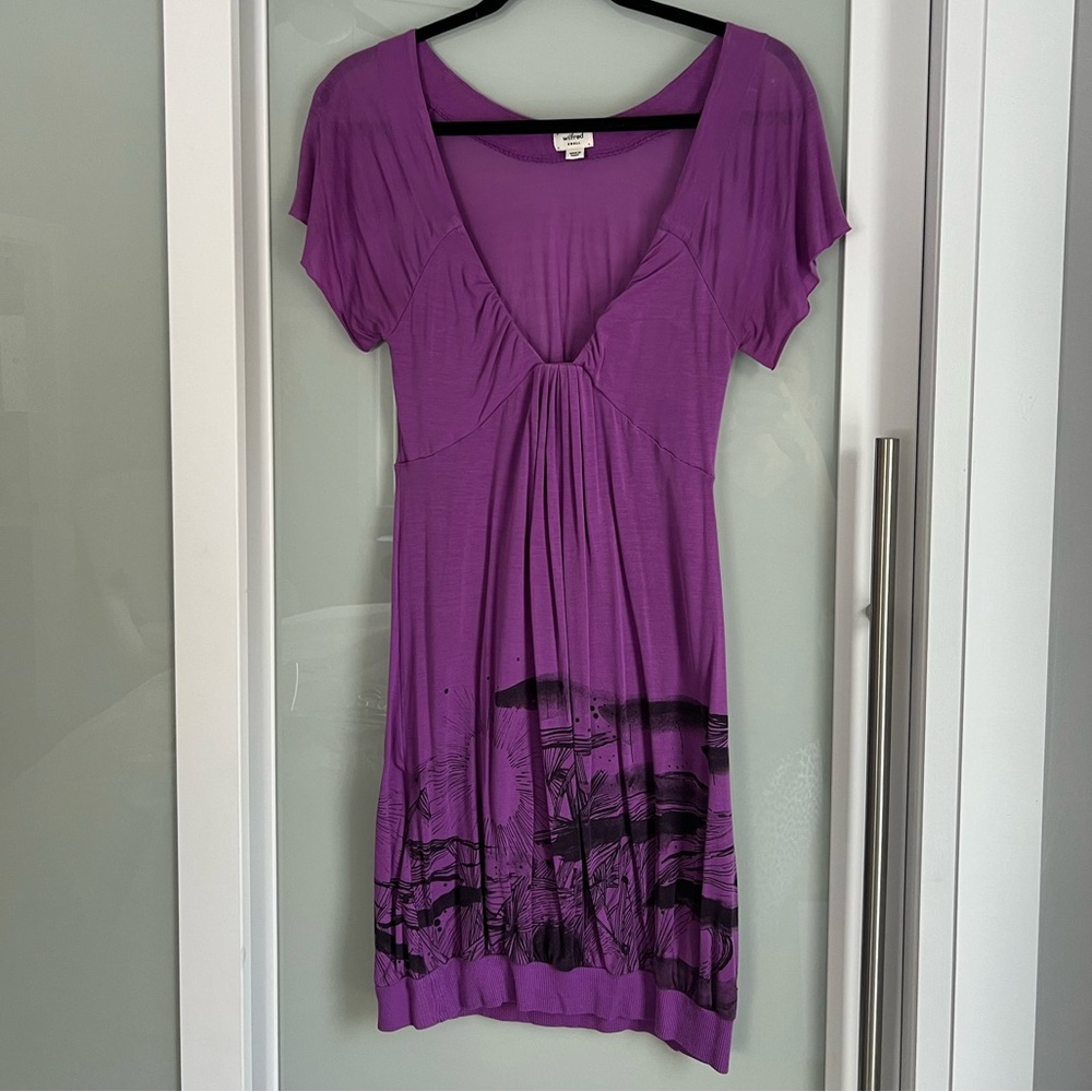 209 - Wilfred Aritzia Tencel Blend Purple Deep-V Dress with Black Designs